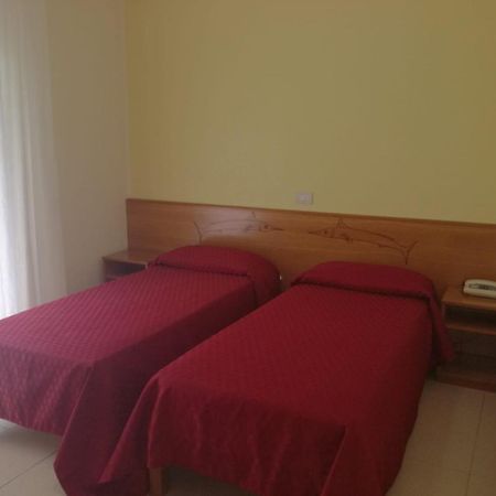 וילה סן ג'ובאני Albergo Boccaccio מראה חיצוני תמונה