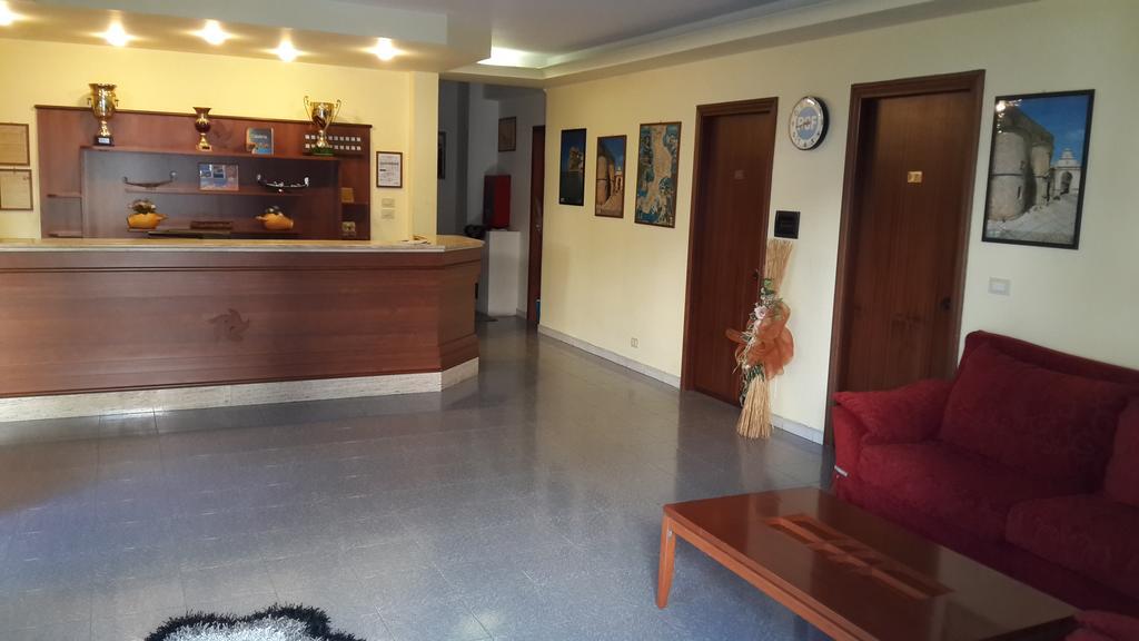 וילה סן ג'ובאני Albergo Boccaccio מראה חיצוני תמונה