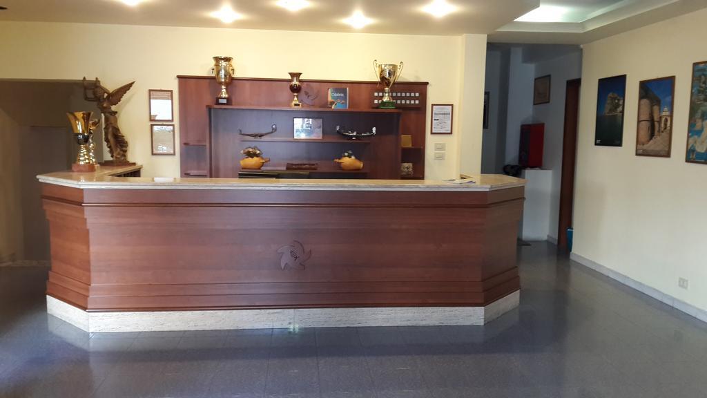 וילה סן ג'ובאני Albergo Boccaccio מראה חיצוני תמונה